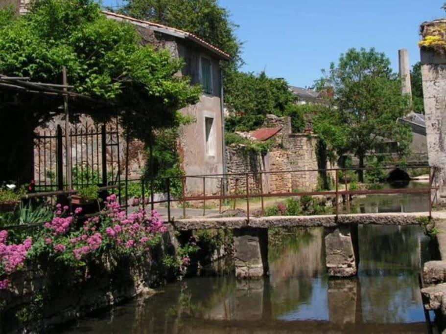 Gite Bin Benaise Draps Et Serviettes Compris Pamproux Dış mekan fotoğraf